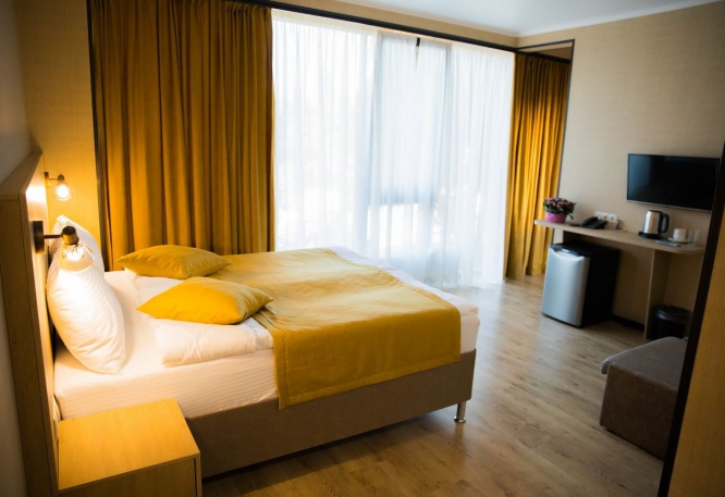deluxe-room2.jpg