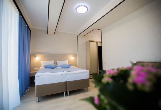 deluxe-room10.jpg