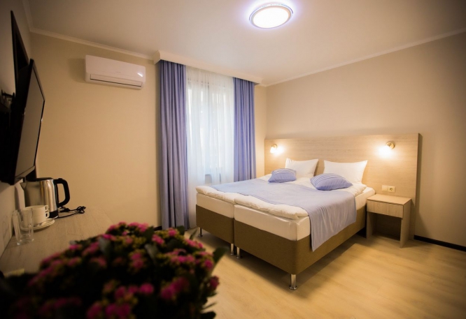 family-room3.jpg
