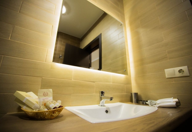 standard-room2.jpg