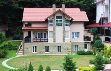 Коттедж 440 м² в аренду в Эстосадке